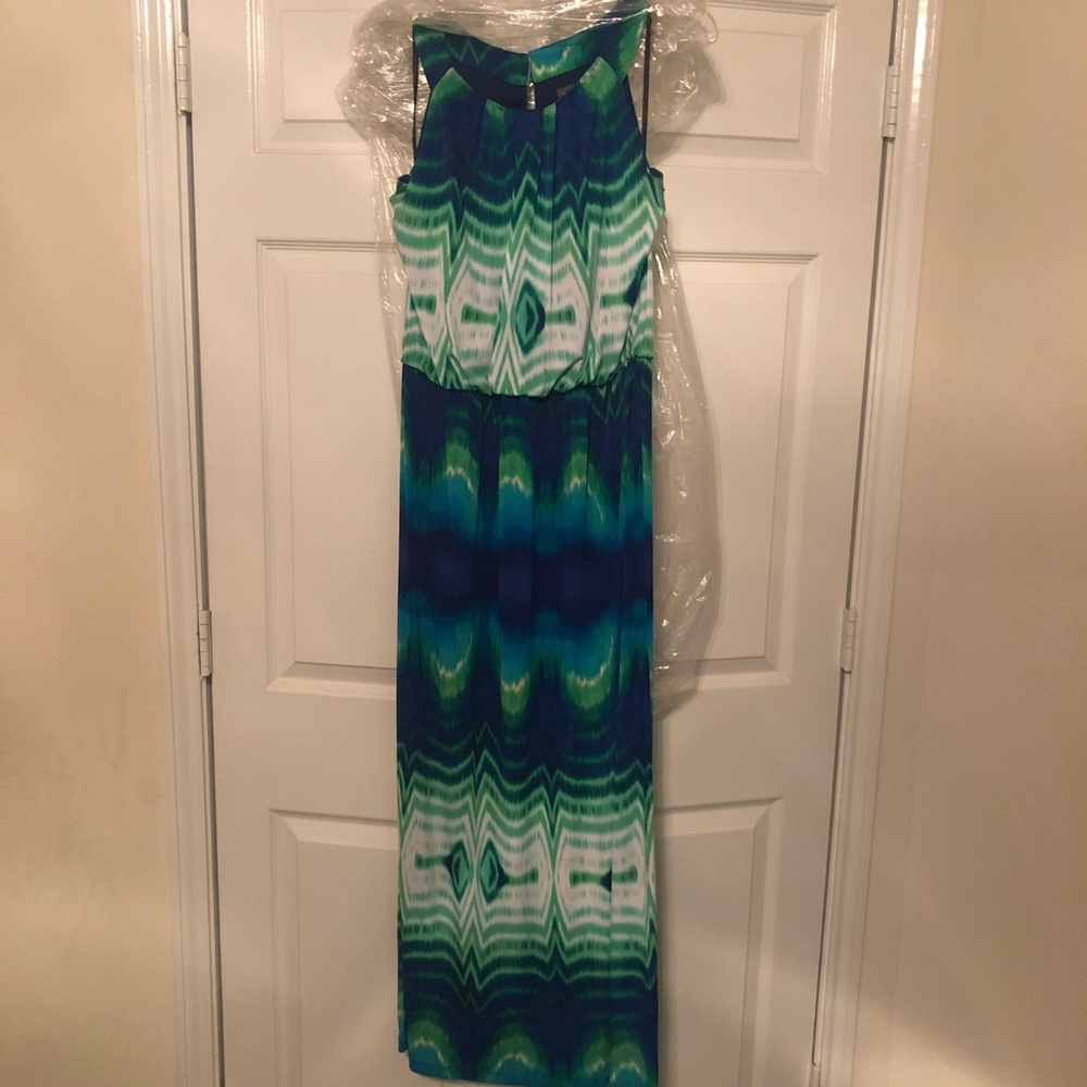 Ladies sleeveless dress